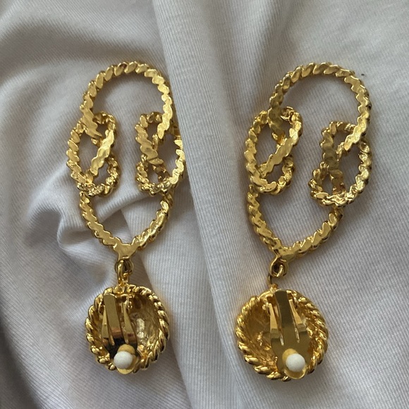 Golden tone rope look dangle Clip Earrings - Picture 3 of 5